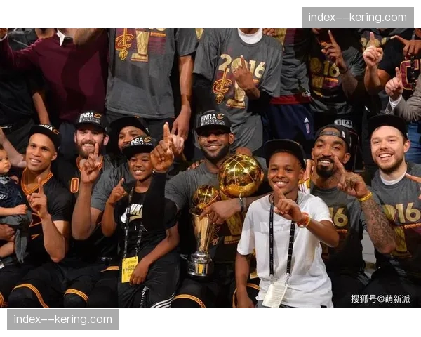 詹姆斯家庭基金会于克利夫兰举办“I Promise”学校毕业典礼